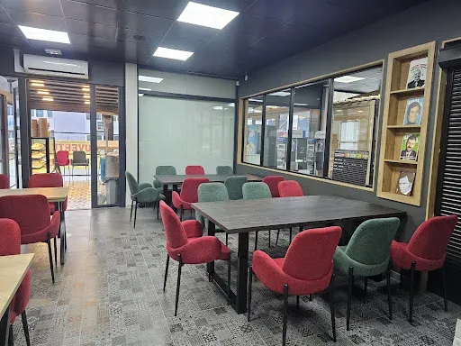 ZK YASAR USTA ÇİĞ KÖFTE MIDYE DOLMA KUMPİR à La Ricamarie