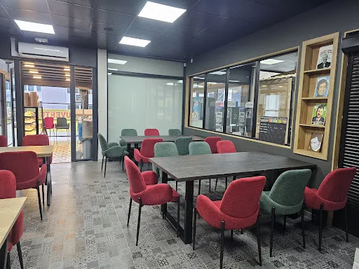 ZK YASAR USTA ÇİĞ KÖFTE MIDYE DOLMA KUMPİR à La Ricamarie